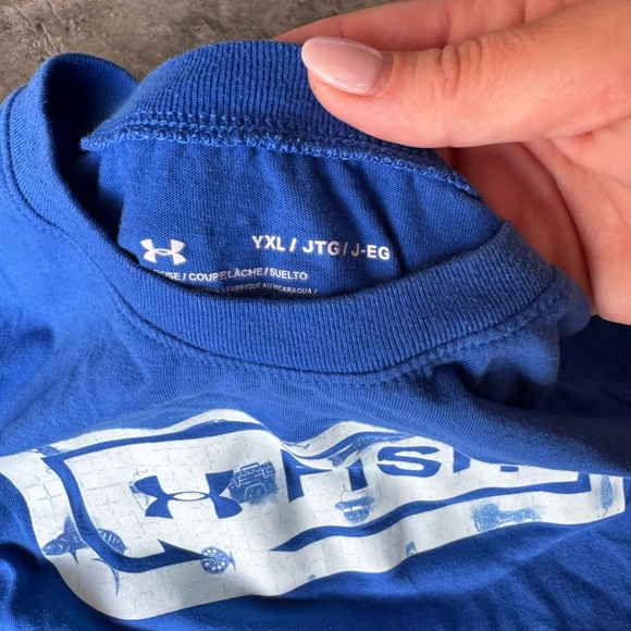BOYS UNDER ARMOUR FISHING TEE SIZE XL - Picture 2 of 3